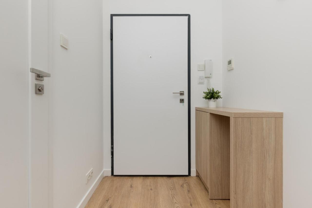 Wola Pet-Friendly Apartments With Ac Slawinska By Noclegi Renters Warsaw Exterior photo