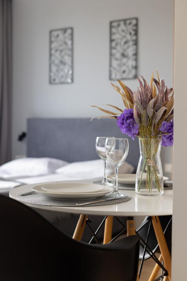 Wola Pet-Friendly Apartments With Ac Slawinska By Noclegi Renters Warsaw Exterior photo