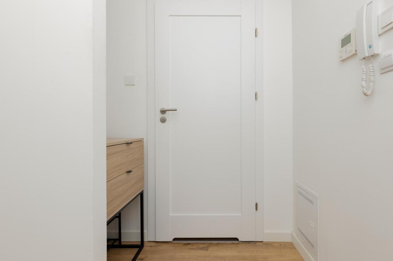 Wola Pet-Friendly Apartments With Ac Slawinska By Noclegi Renters Warsaw Exterior photo
